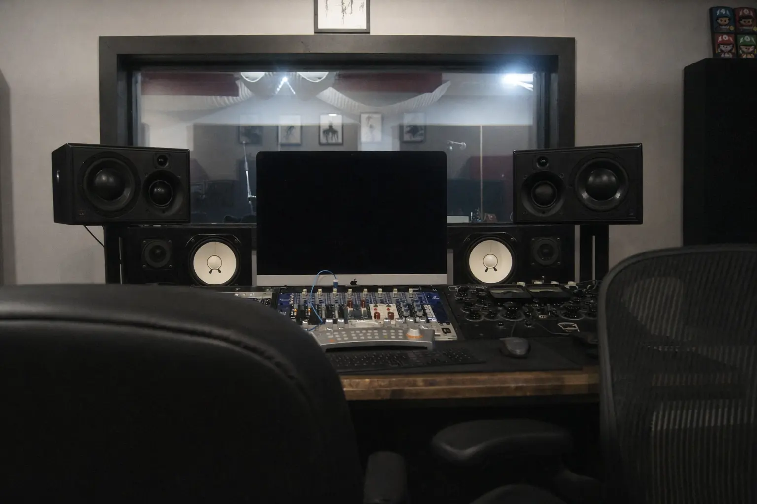 Mixing console and monitoring inside EMP Studio A